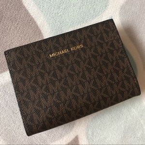 MK Cosmetic Bag 🤎